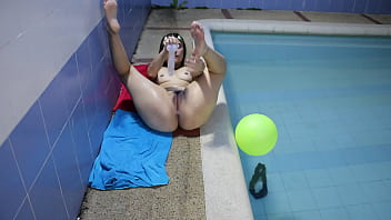 Me encanta relajarme en la piscina