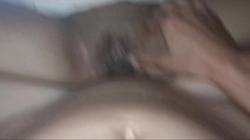 นอนเอาควยแหย่หีสาวใหญ่จนน้ำแตก