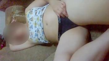 Minha esposa d só de bulsa e calcinha