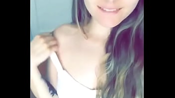 Beatiful teen who is she