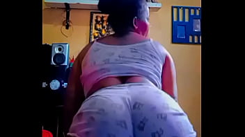 Putinha adora postar sua bunda no instagram