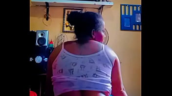 Putinha adora postar sua bunda no instagram