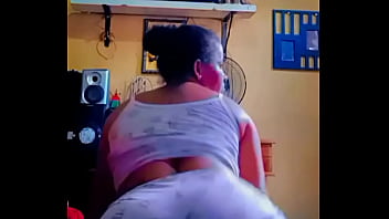 Putinha adora postar sua bunda no instagram