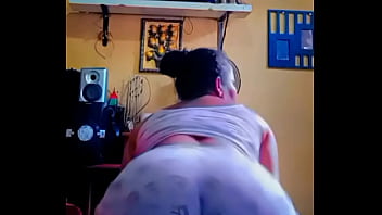 Putinha adora postar sua bunda no instagram