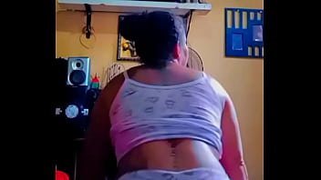 Putinha adora postar sua bunda no instagram