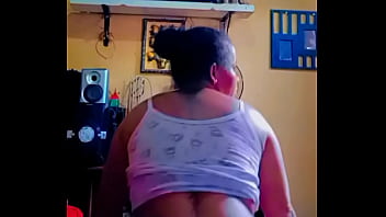 Putinha adora postar sua bunda no instagram