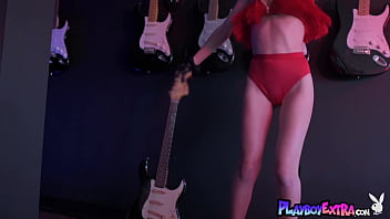 Hot all natural naked teen blondie plays as the rocker babe of your dreams