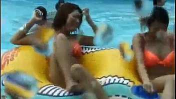 Mai sakurai and babes are touched at pool