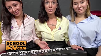 Itspov enjoy the three wet pussies of julia moon amalia davis and mary frost