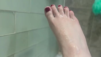 Pubes and leghair bath