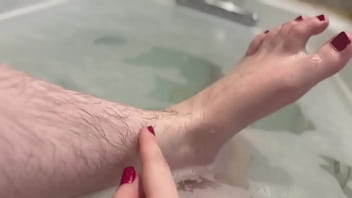 Pubes and leghair bath