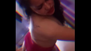 En faldita roja bien cogida como puta pidiendo vergas