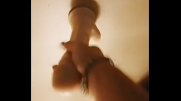 Salut les coquinous je suis nouvelle parmi vous soyez à la page car du hot