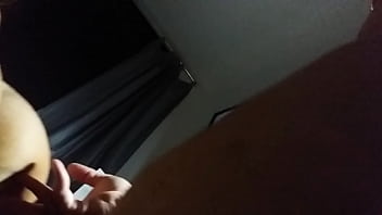 Cu de frente tequin vizinha