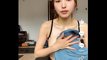 【ai生成】トレーニングウェアってエロいよね。よく配信しようと思うよね、勇気あるよね。