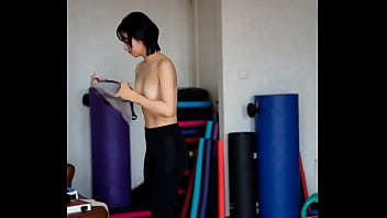 【ai生成】トレーニングウェアってエロいよね。よく配信しようと思うよね、勇気あるよね。