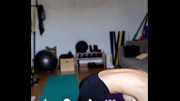 【ai生成】トレーニングウェアってエロいよね。よく配信しようと思うよね、勇気あるよね。