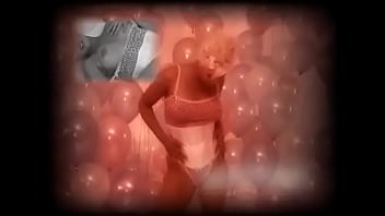 99 balloons and 1 blonde