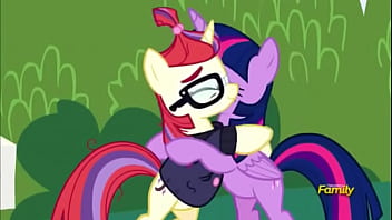 Beso de ponys lesbianas uwu