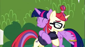 Beso de ponys lesbianas uwu