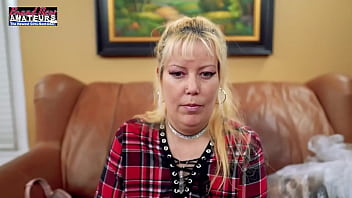 Mature hot blonde nikki j wants to get her tight butt deeply fucked