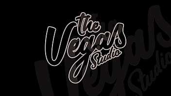 Thick & juicy girls take control – lesbic threesome with my curvy friends