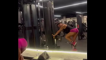Sra fantasticbr treinando na academia