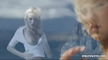 Justine ashley gives her boyfriend a handjob and blowjob for a facial