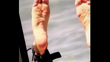 Cumming on cameron diaz feet