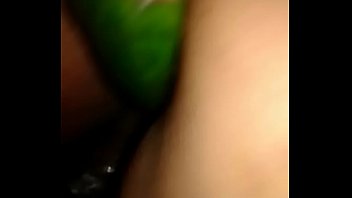 20160419 hermosa con pepino