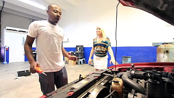 Distraught blonde fucks her bbc mechanic for her autobill