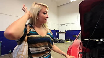 Distraught blonde fucks her bbc mechanic for her autobill