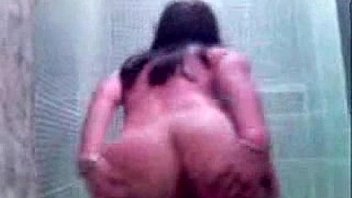 Ivana plese u kadi Ivana plese u kadi