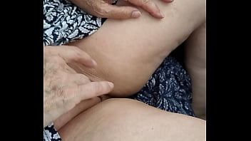 A quick rub in carpark