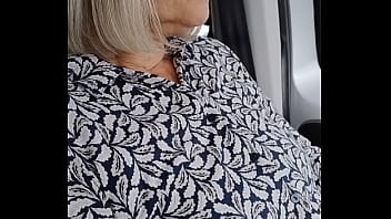 A quick rub in carpark