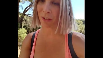 Prête et en tenue pour ma randonnée défi me faire casser la chatte par un Prête et en tenue pour ma randonnée défi me faire casser la chatte par un