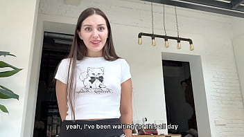 I seduced step sis blowjob me but she give her tight pussy and i hard fuck her but cum inside