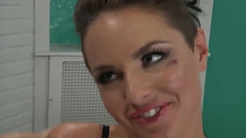 Juicy passion sophie dee & christie mack enjoy a swift dildo