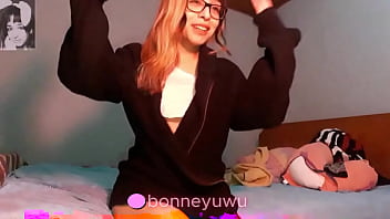 Bonneyuwu 7 56 pollera negra y pantys amarilla