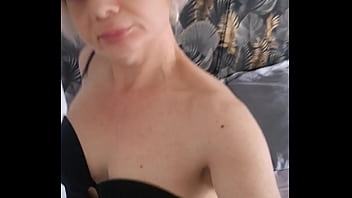 Tu viens me rejoindre dans ma chambre et