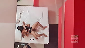 Cámara escondida pov techo show cuckold esposa regia follando frente a su marido 2