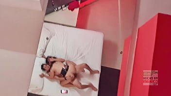 Cámara escondida pov techo show cuckold esposa regia follando frente a su marido 2