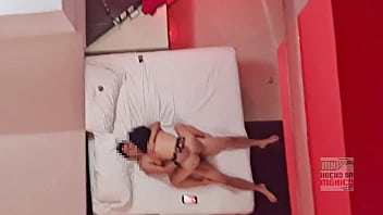 Cámara escondida pov techo show cuckold esposa regia follando frente a su marido 2