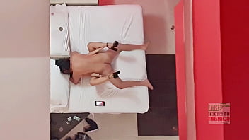 Cámara escondida pov techo show cuckold esposa regia follando frente a su marido 2