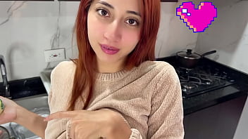 Interrunpo a mi hijastra mientras preparaba algo en la cocina y termino comida con un gram cream