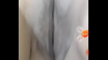 Calentona enseñando la papa