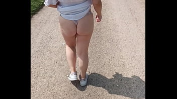 Dur pour faire de l'autostop sur cette route mais tout est bon pour essayer