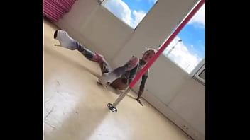 I constantly try to improve my exotic pole dance skillzzzz i don’t even know why because there is no cool club around w