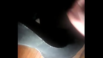 Fetishe en la casa de amiga de mi mujer