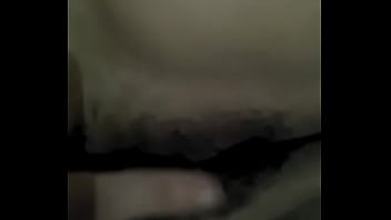 Que rico se mete los dedos